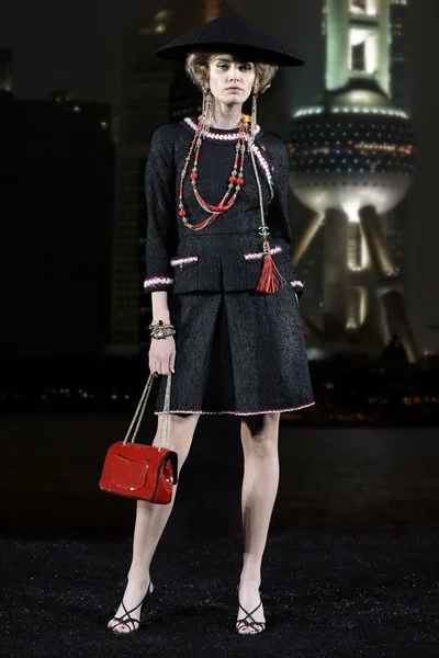 Look 27